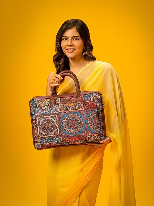 Printed laptop messenger bag